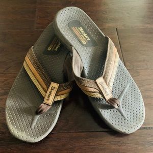 **GUC** Sketchers Flip-Flops
